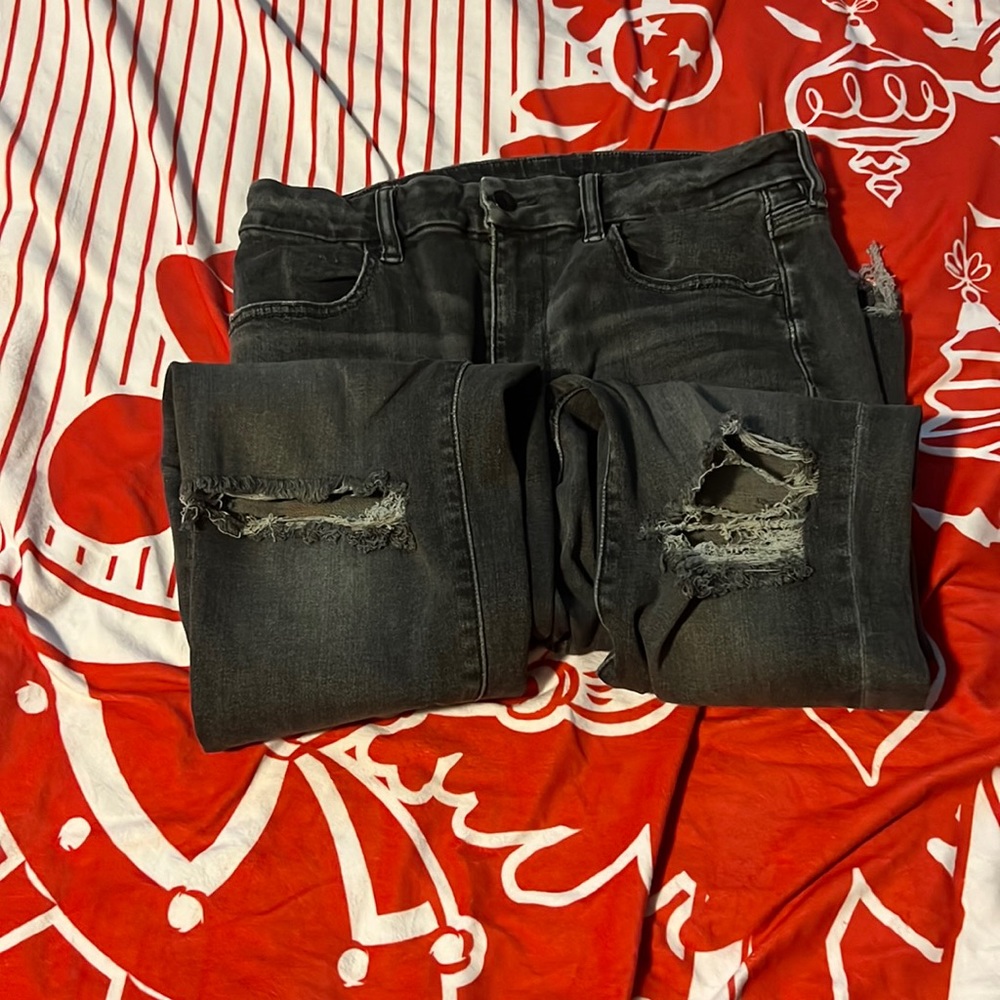 AE Gray Ripped Knee Skinny Jeans